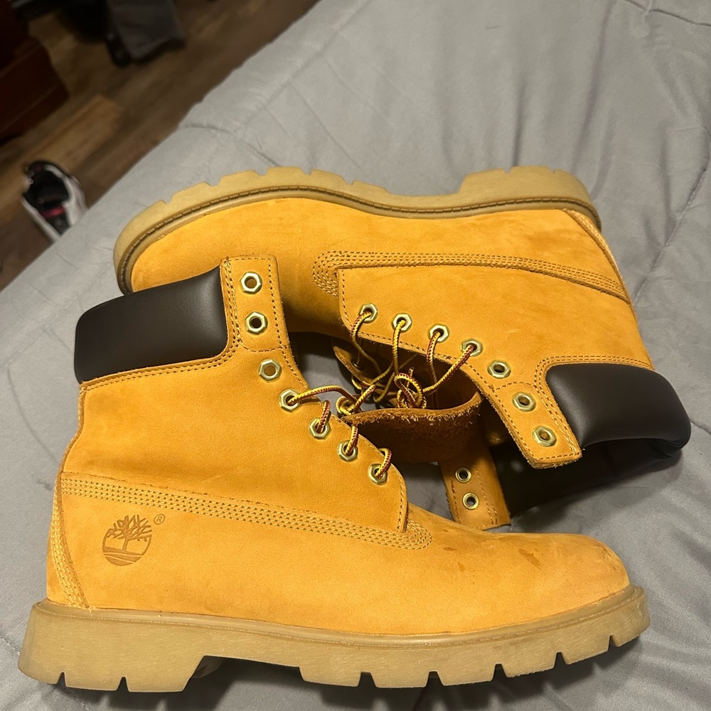 Timberland Classic Wheat Boots with Dark Brown Collar